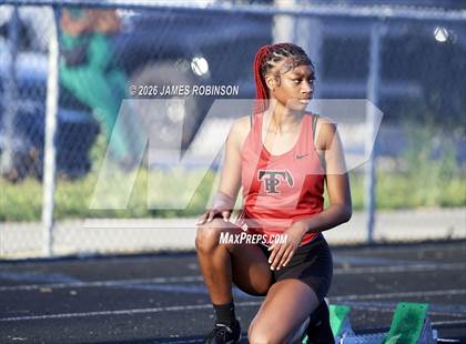 Thumbnail 1 in Stanton Invitational (400m) photogallery.
