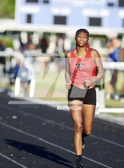 Thumbnail 3 in Stanton Invitational (400m) photogallery.