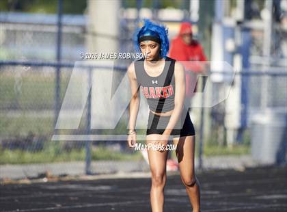 Thumbnail 2 in Stanton Invitational (400m) photogallery.