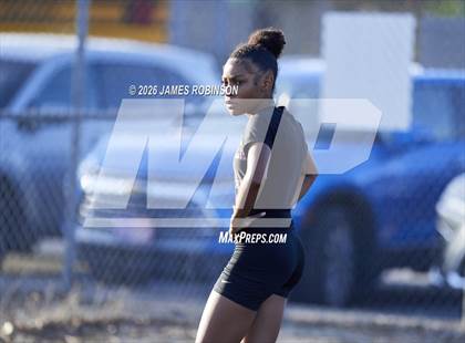 Thumbnail 3 in Stanton Invitational (400m) photogallery.