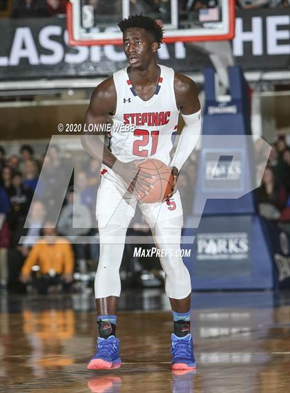 Thumbnail 3 in Iona Prep vs Archbishop Stepinac (Crusader Classic - Westchester County Center) photogallery.