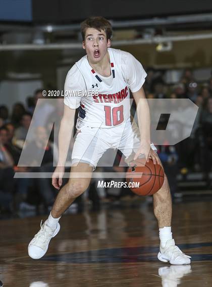 Thumbnail 1 in Iona Prep vs Archbishop Stepinac (Crusader Classic - Westchester County Center) photogallery.