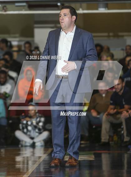 Thumbnail 2 in Iona Prep vs Archbishop Stepinac (Crusader Classic - Westchester County Center) photogallery.