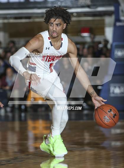 Thumbnail 1 in Iona Prep vs Archbishop Stepinac (Crusader Classic - Westchester County Center) photogallery.
