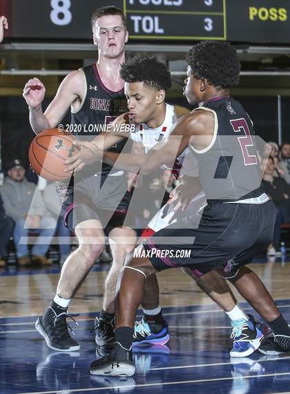 Thumbnail 3 in Iona Prep vs Archbishop Stepinac (Crusader Classic - Westchester County Center) photogallery.