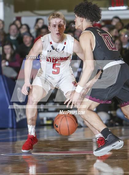 Thumbnail 2 in Iona Prep vs Archbishop Stepinac (Crusader Classic - Westchester County Center) photogallery.