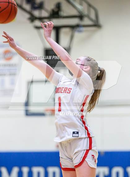 Thumbnail 1 in O'Neill vs. Red Hook (Section 9 Class B Final) photogallery.