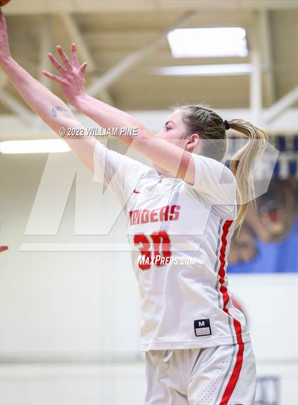 Thumbnail 2 in O'Neill vs. Red Hook (Section 9 Class B Final) photogallery.