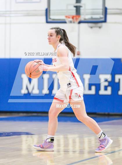 Thumbnail 2 in O'Neill vs. Red Hook (Section 9 Class B Final) photogallery.
