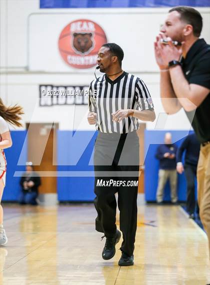 Thumbnail 3 in O'Neill vs. Red Hook (Section 9 Class B Final) photogallery.