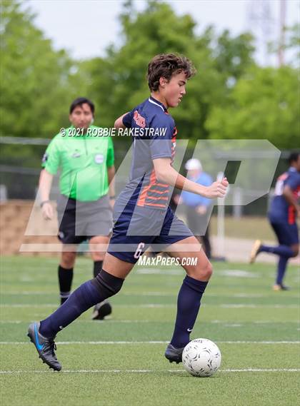Thumbnail 3 in Wakeland vs. Kingwood Park (UIL 5A Final) photogallery.
