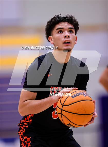 Thumbnail 2 in Lemoore vs. Selma photogallery.