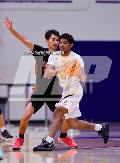 Thumbnail 2 in Lemoore vs. Selma photogallery.
