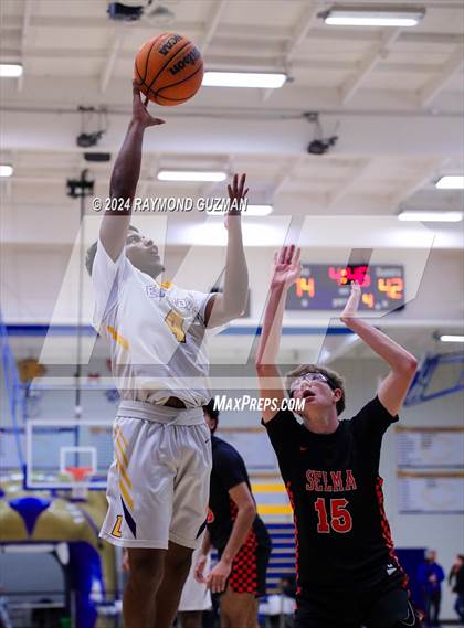 Thumbnail 1 in Lemoore vs. Selma photogallery.
