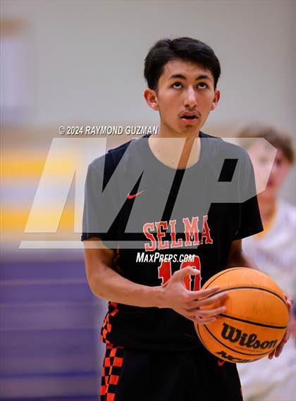 Thumbnail 3 in Lemoore vs. Selma photogallery.