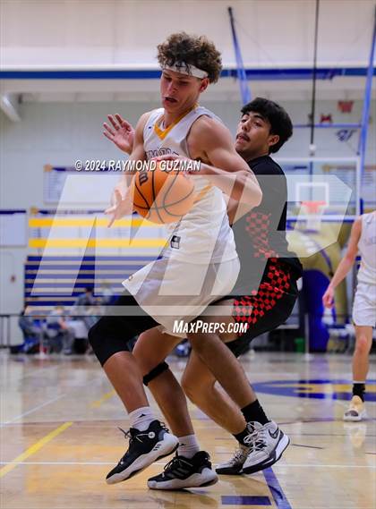 Thumbnail 1 in Lemoore vs. Selma photogallery.