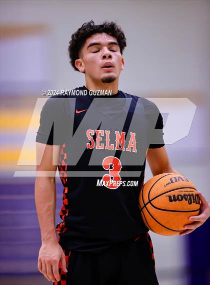 Thumbnail 3 in Lemoore vs. Selma photogallery.