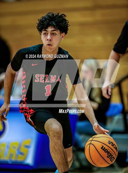 Thumbnail 2 in Lemoore vs. Selma photogallery.