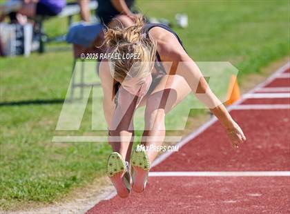 Thumbnail 1 in Lake Houston Conquerors Invitational (Triple Jump) photogallery.