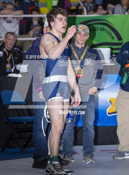 Thumbnail 1 in NYSPHSAA Wrestling Championships (Round 1) photogallery.