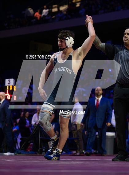 Thumbnail 2 in UIL Wrestling 5A Finals (144 lb - 285 lb) photogallery.