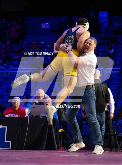 Thumbnail 1 in UIL Wrestling 5A Finals (144 lb - 285 lb) photogallery.