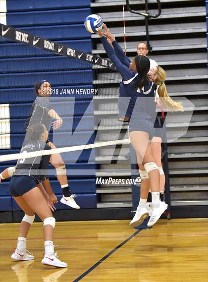 Thumbnail 3 in Liberty vs. Sierra Canyon (Durango Fall Classic) photogallery.