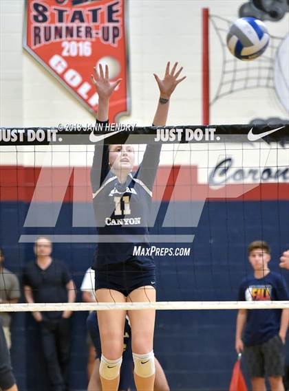 Thumbnail 2 in Liberty vs. Sierra Canyon (Durango Fall Classic) photogallery.
