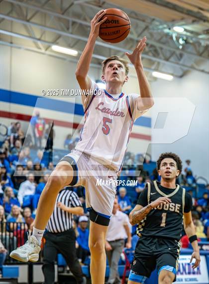 Thumbnail 2 in Rouse @ Leander photogallery.