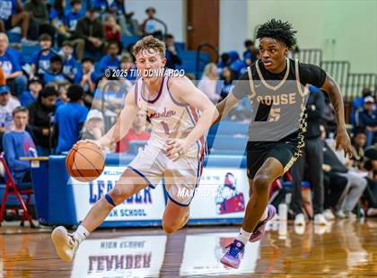Thumbnail 2 in Rouse @ Leander photogallery.