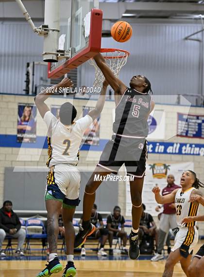 Thumbnail 3 in Lake Worth vs Shabach Christian Academy (Sun Bash Tampa) photogallery.