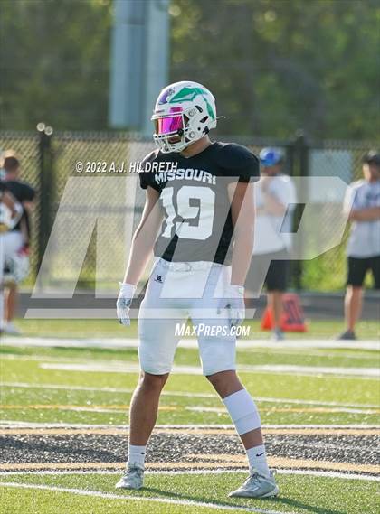 Thumbnail 2 in Kansas vs Missouri All Star Game photogallery.