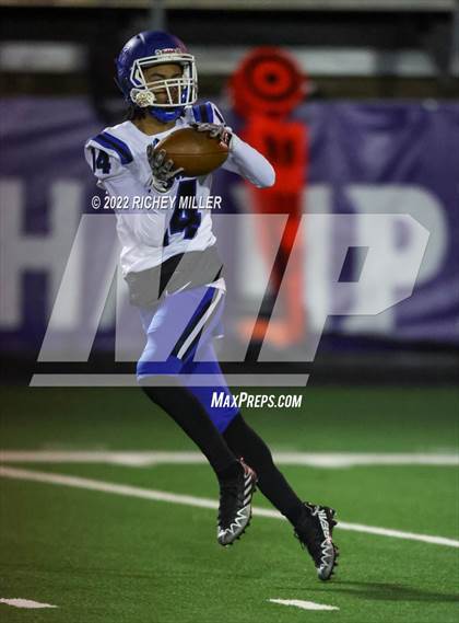 Thumbnail 2 in Conway @ Fayetteville (AAA 7A 2nd Round Playoff) photogallery.