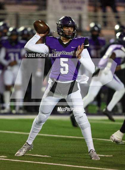 Thumbnail 2 in Conway @ Fayetteville (AAA 7A 2nd Round Playoff) photogallery.