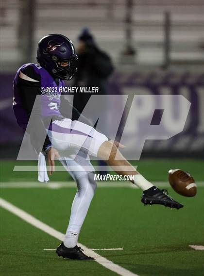 Thumbnail 2 in Conway @ Fayetteville (AAA 7A 2nd Round Playoff) photogallery.