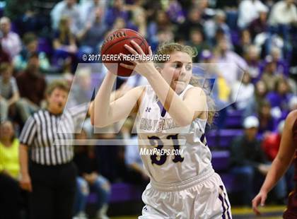 Thumbnail 1 in Golden vs Holy Family (Sweet 16) photogallery.
