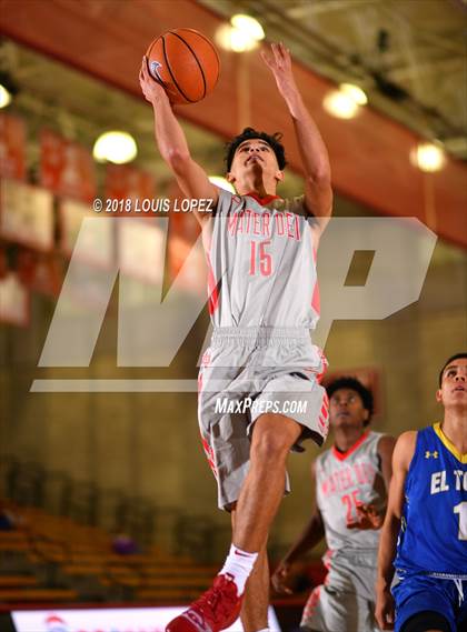 Thumbnail 2 in El Toro @ Mater Dei photogallery.