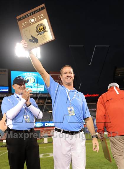 Thumbnail 3 in Garden Grove vs. Corona del Mar (CIF SS Southern Division Final) photogallery.