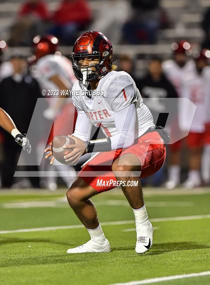 Thumbnail 2 in Longview vs. Porter (UIL 5A Bi-District) photogallery.