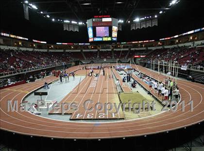 Thumbnail 1 in Run For The Dream California Indoor Invitational (Boys Track Events) photogallery.