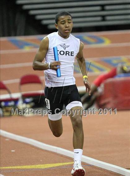 Thumbnail 2 in Run For The Dream California Indoor Invitational (Boys Track Events) photogallery.