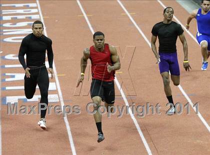 Thumbnail 3 in Run For The Dream California Indoor Invitational (Boys Track Events) photogallery.