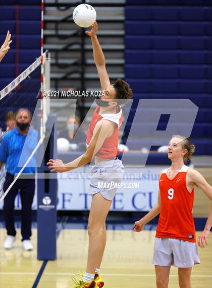 Thumbnail 2 in Redondo Union vs. Loyola (CIF SS D1 Playoffs) photogallery.