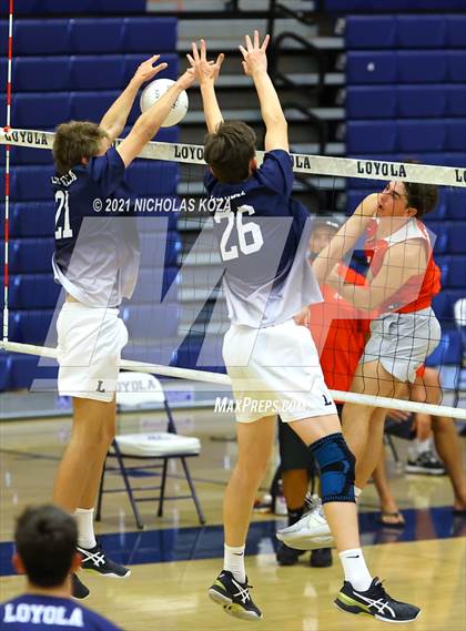 Thumbnail 2 in Redondo Union vs. Loyola (CIF SS D1 Playoffs) photogallery.