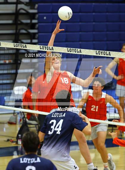 Thumbnail 2 in Redondo Union vs. Loyola (CIF SS D1 Playoffs) photogallery.