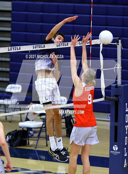 Thumbnail 2 in Redondo Union vs. Loyola (CIF SS D1 Playoffs) photogallery.