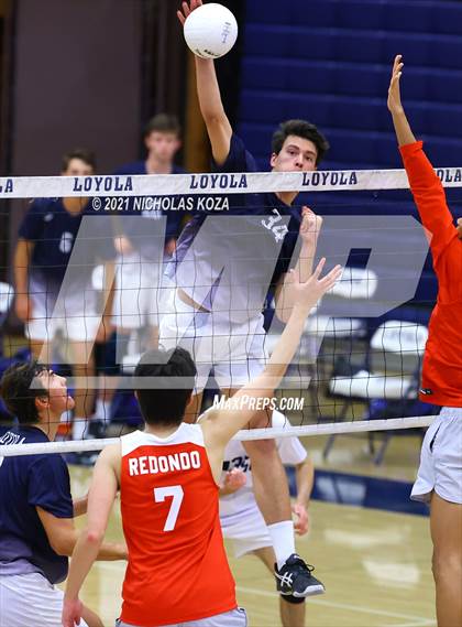 Thumbnail 2 in Redondo Union vs. Loyola (CIF SS D1 Playoffs) photogallery.