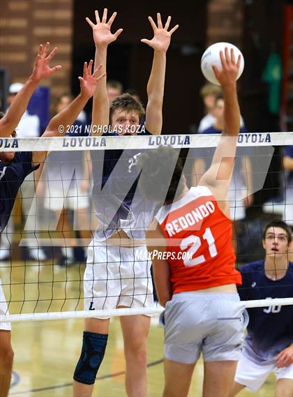 Thumbnail 3 in Redondo Union vs. Loyola (CIF SS D1 Playoffs) photogallery.