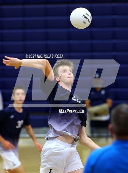 Thumbnail 2 in Redondo Union vs. Loyola (CIF SS D1 Playoffs) photogallery.