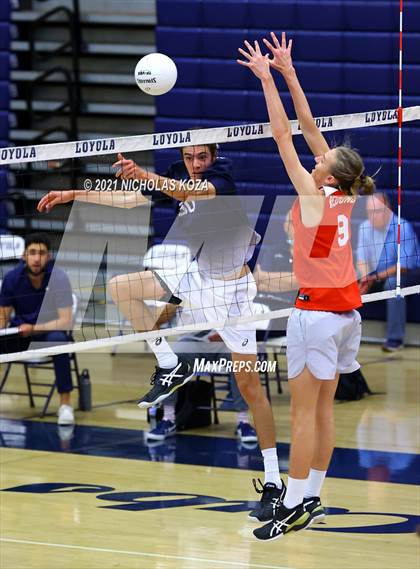 Thumbnail 1 in Redondo Union vs. Loyola (CIF SS D1 Playoffs) photogallery.